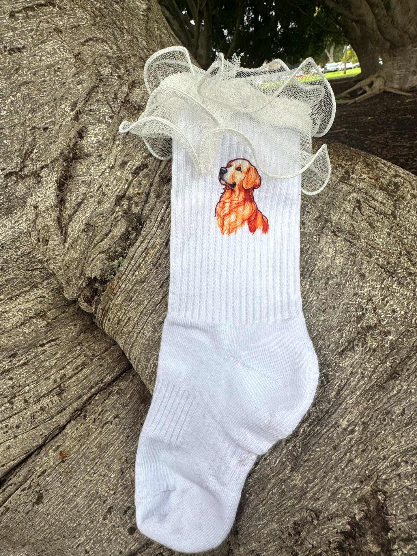 The HAPPY PAPPY Socks w/Wavy frill