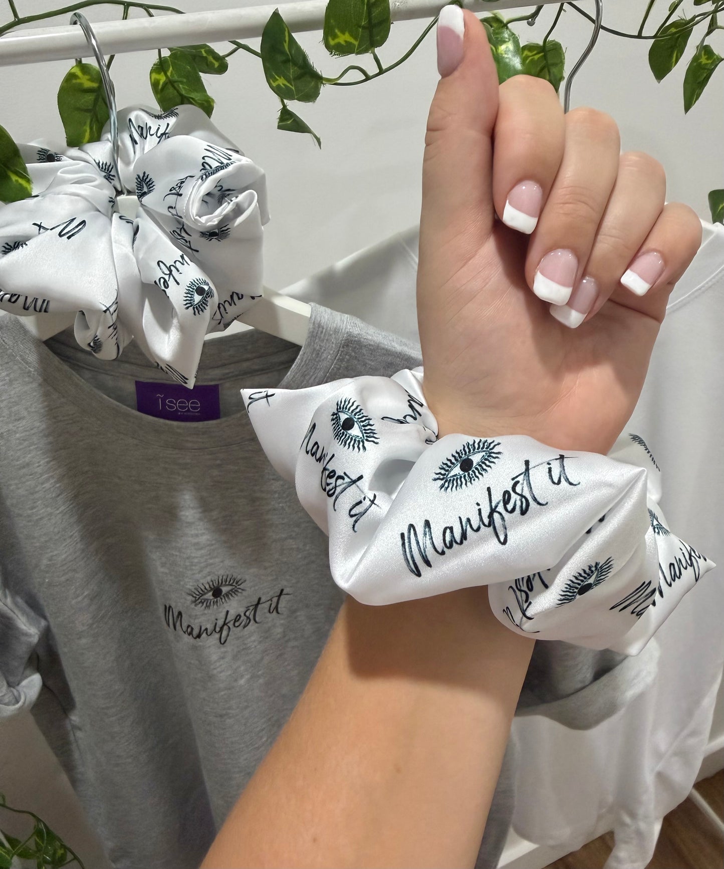 Manifest it scrunchie