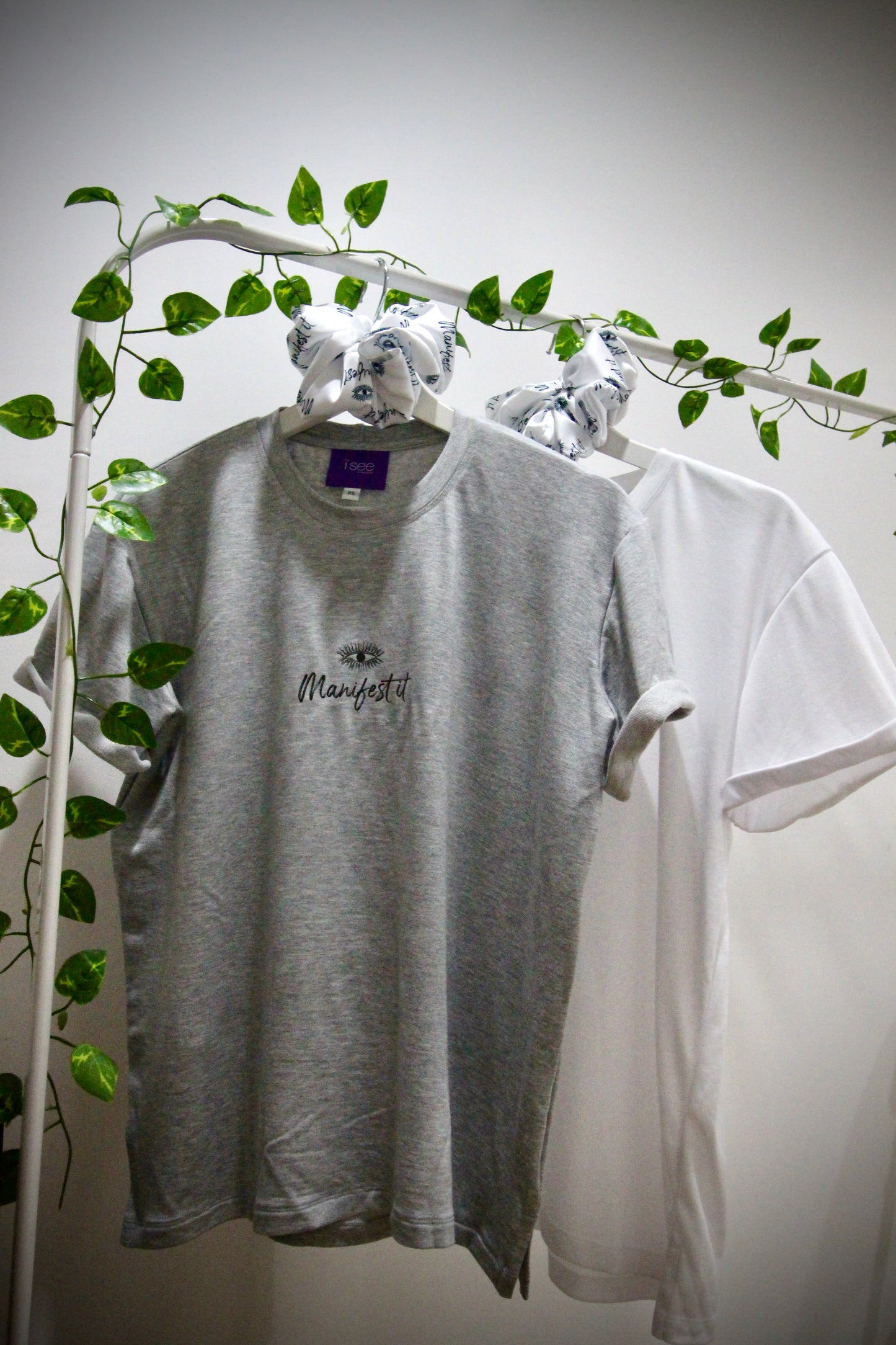 Manifest it Tee